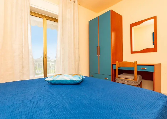 Chiara * Giardini-Naxos