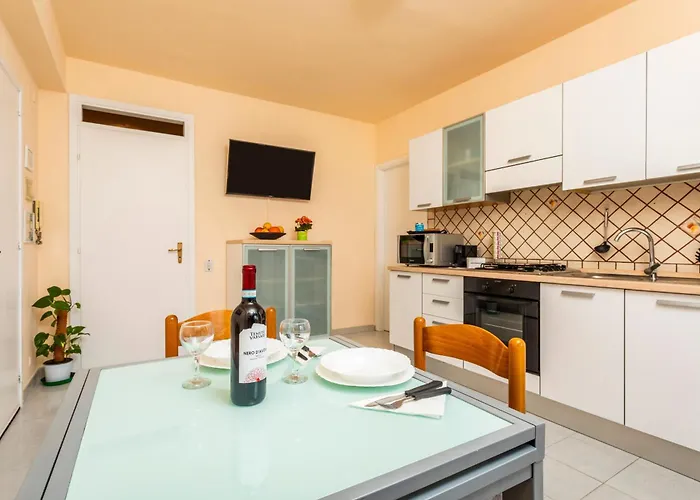 Chiara Apartment Giardini-Naxos