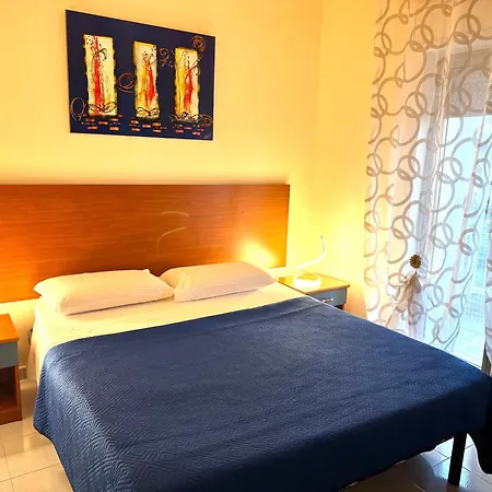 Chiara * Giardini-Naxos